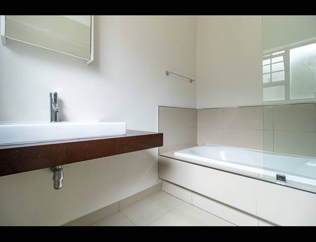 2 BEDROOM APARTMENT BLOCK TO LET IN VREDEHOEK